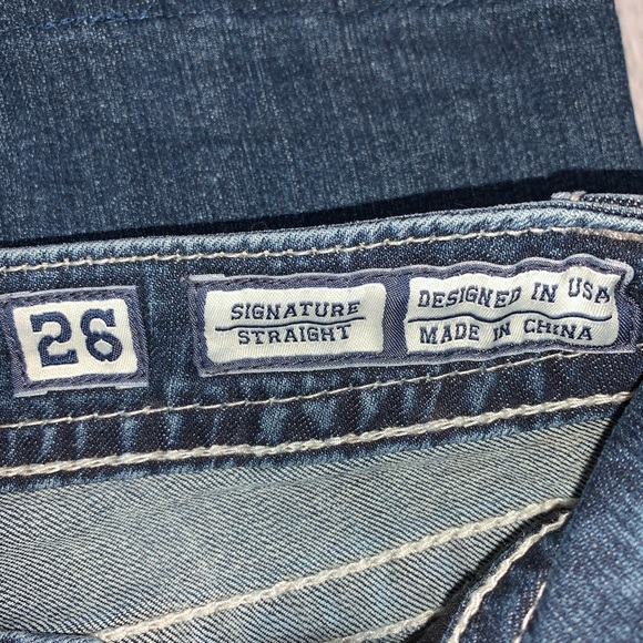 Miss Me Women's Signature Straight Studded Flap - Picture 6 of 10